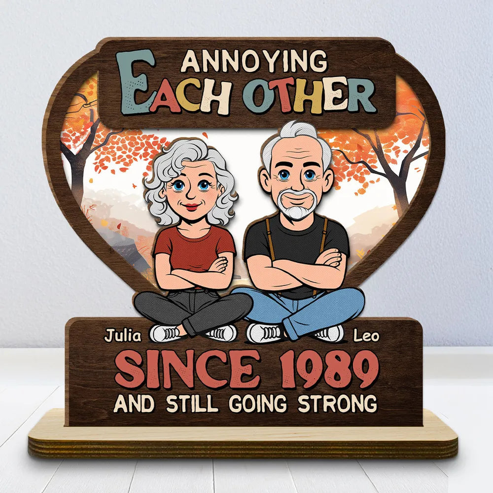 Personalized 2-Layer Wooden Plaque With Cartoon Couple Sitting Back to Back - Unique Funny Gift With Heartwarming Message