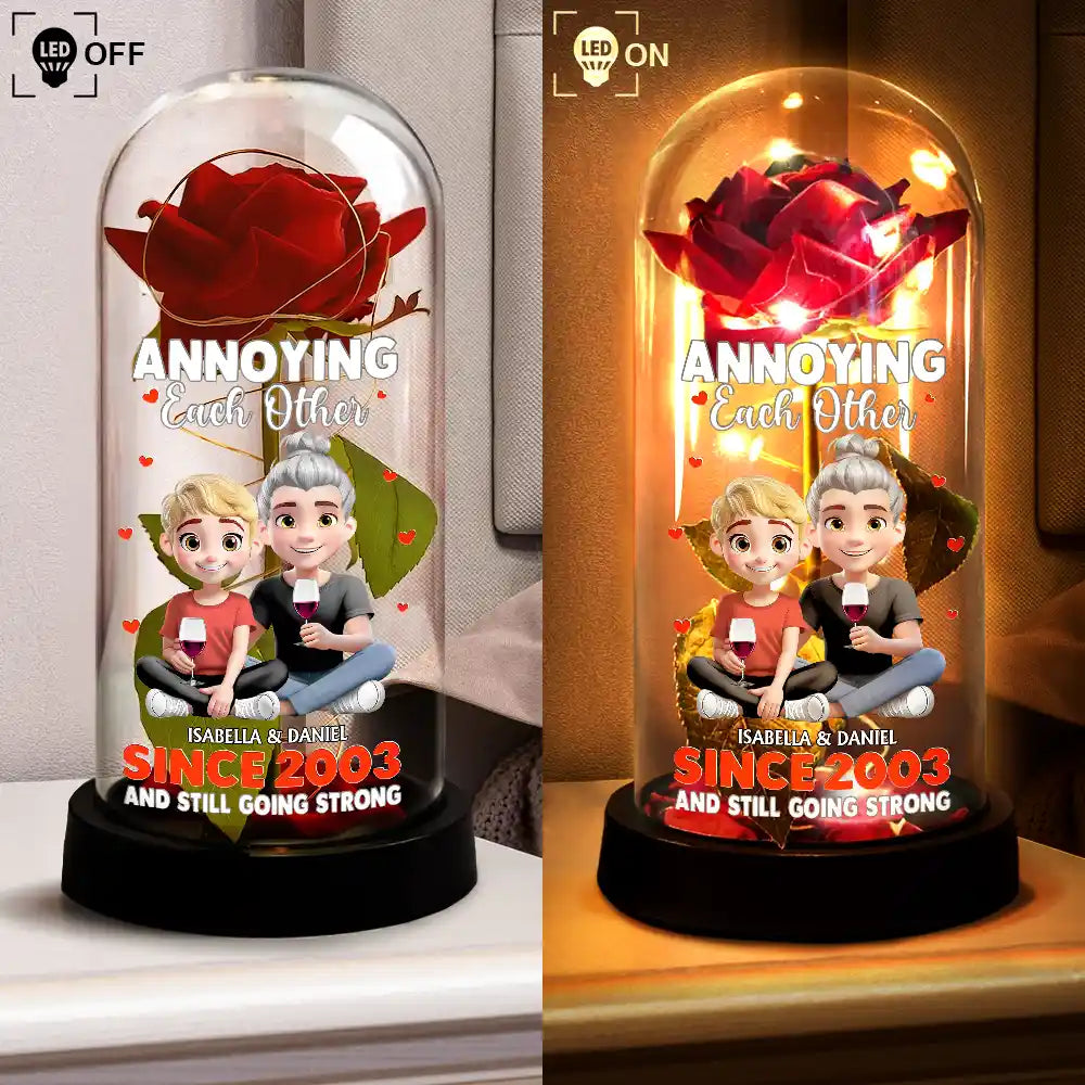 Personalized Lighted Eternal Rose Dome with Cute Couple Illustration, Warm Glow Decor, Unique Anniversary Gift
