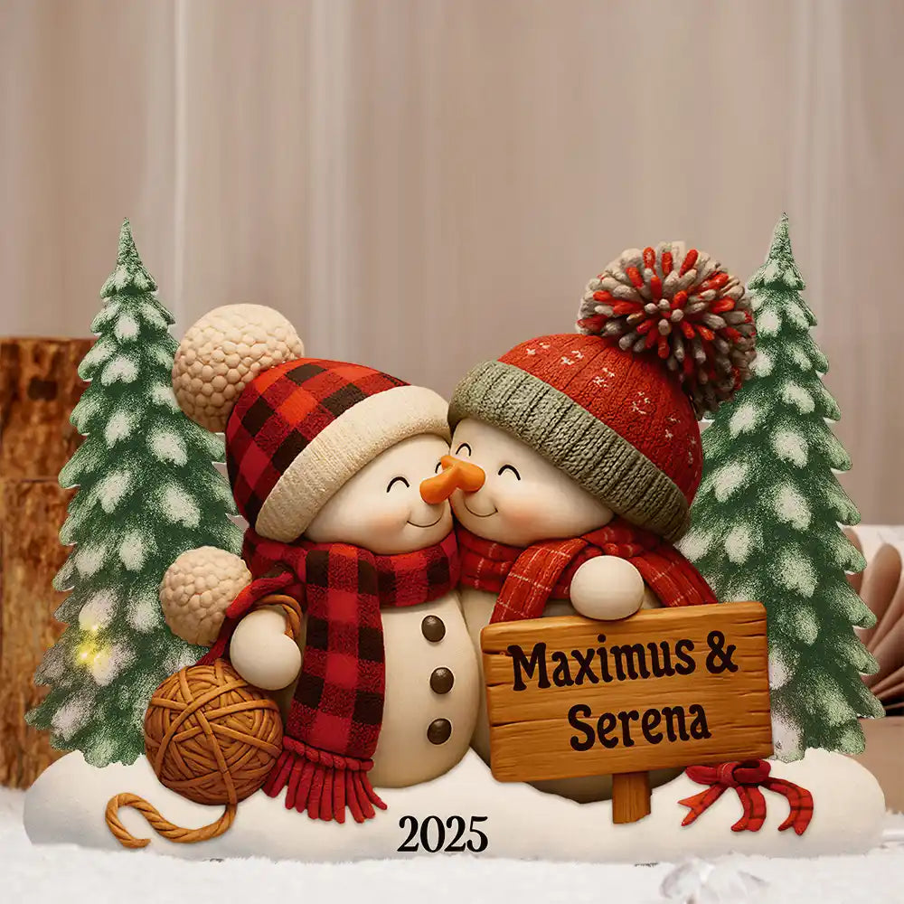 Personalized Acrylic Light Box with Kissing Snowman Couple, Cozy Winter Scene, Unique Christmas Gift for Couples & Friends