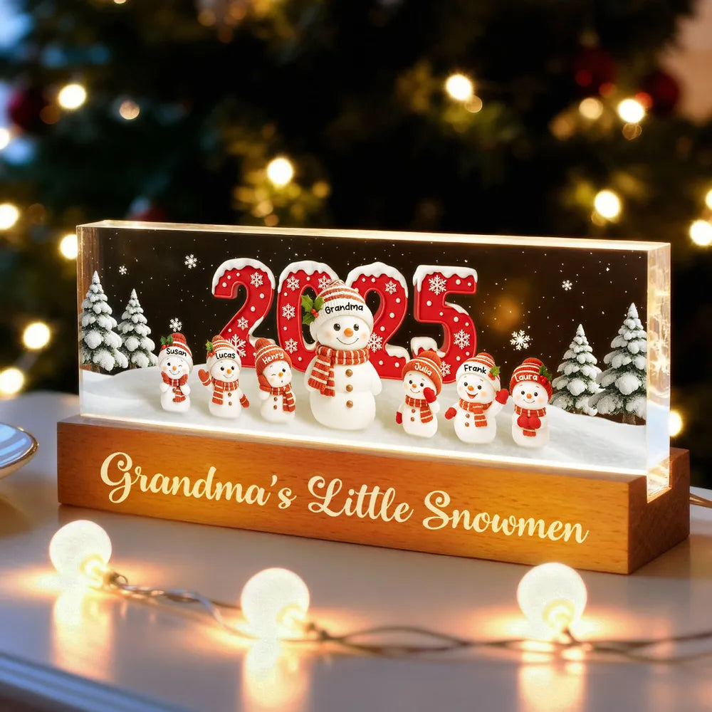 LED Light Plaque - Personalized Snowman Family for Grandma, cozy night light for Christmas, a unique heartfelt gift