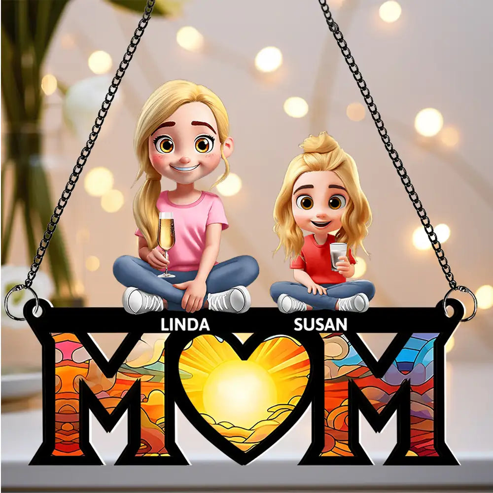 Personalized MOM Ornament with Family Figures – Custom Wood and Acrylic Layered Keepsake Gift