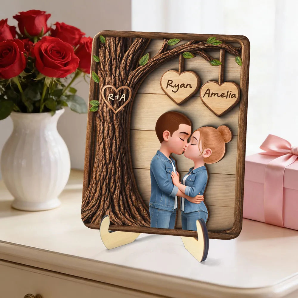 2-Layer Wooden Plaque Personalized Love Keepsake, Kissing Couple with Hanging Heart Names, Sweet Home Display and Creative Gift