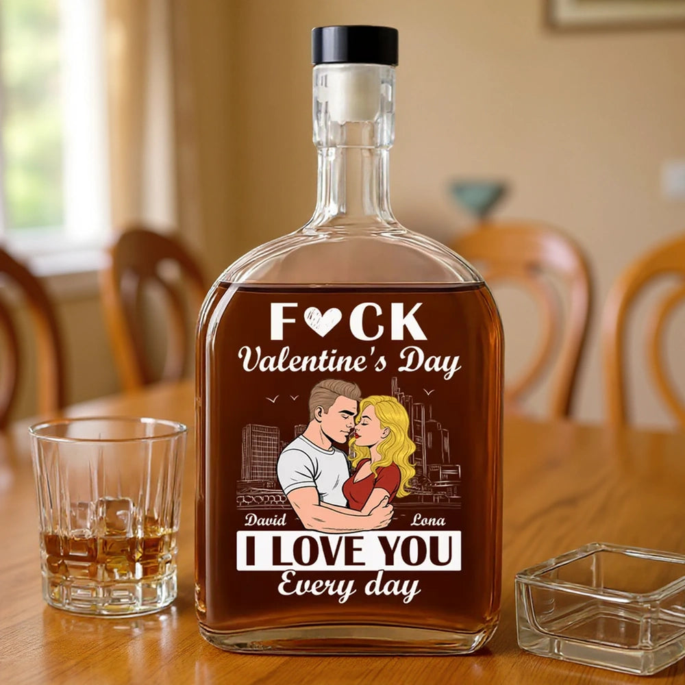 Personalized Glass Spirits Decanter with Custom Couple Illustration, “I Love You Every Day” Romantic Gift for Him or Her