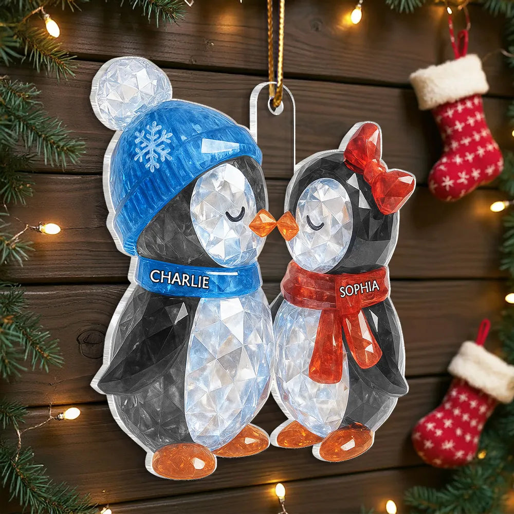 Personalized Acrylic Ornament with Kissing Penguin Couple – Cute Winter Scene, Festive Decor & Unique Christmas Gift