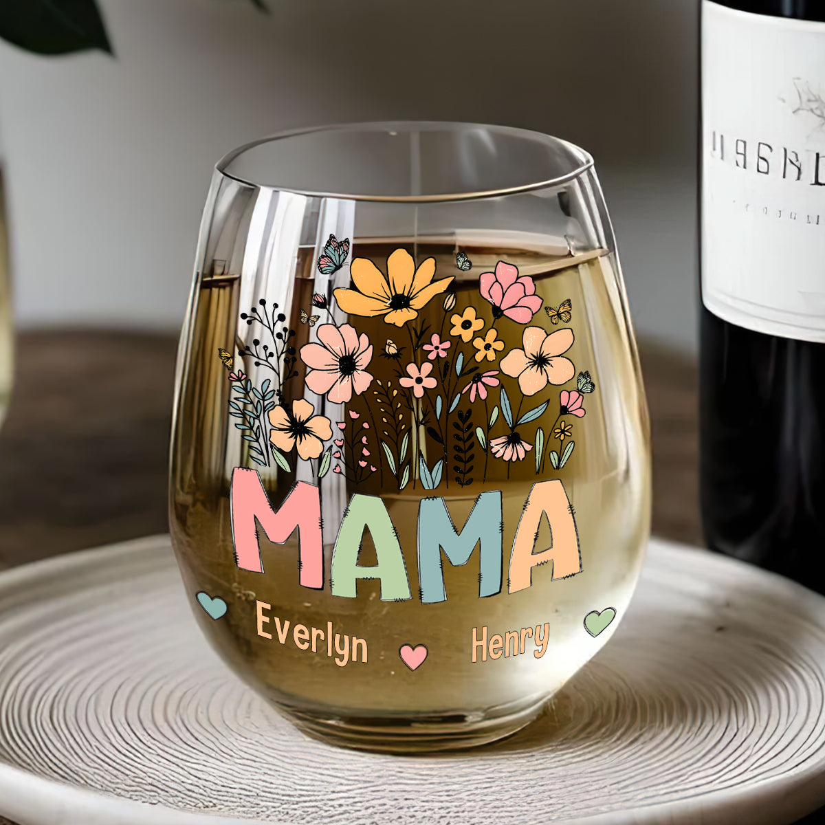 Personalized Wine Glass for Grandma with Colorful Flower Design, Customizable with Names of Grandchildren, Ideal Gift for Grandmothers on Special Occasions