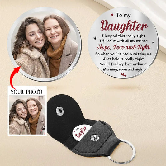 Personalized Mother‑to‑Daughter Pocket Hug, Leather Case & Metal Disc Keepsake, Carry Mom’s Love Anywhere