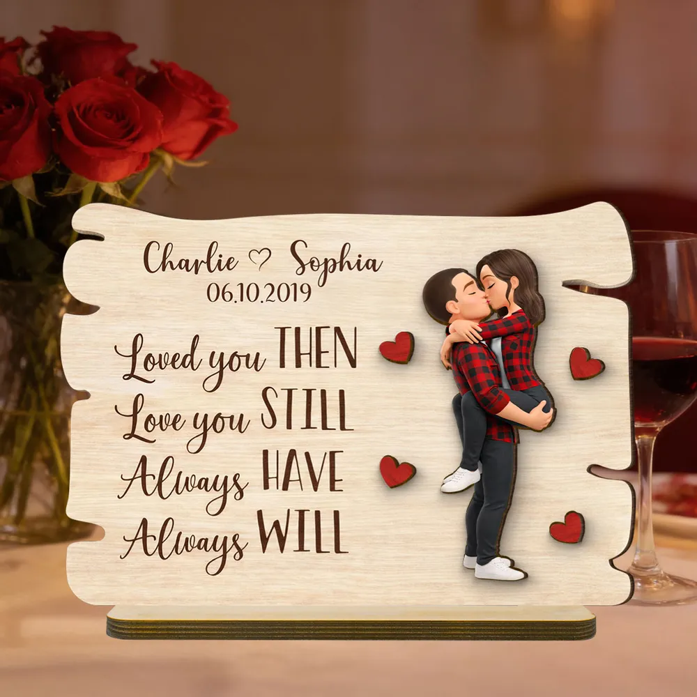 Personalized 2-Layer Wooden Plaque with Kissing Couple and Heart Accents, Romantic Table Decor, Unique Gift for Couple