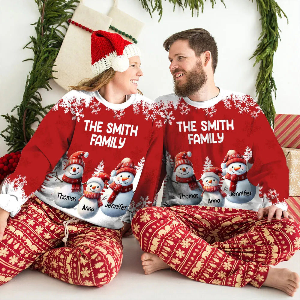 Printed Sweatshirt with All-Over Snowflakes & Snowman Family, Christmas-Ready Comfort, Unique Heartwarming Gift for Families