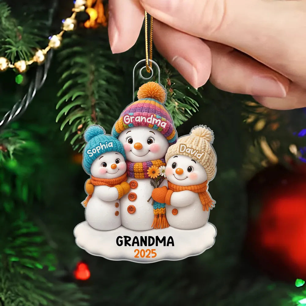 Snowman Family Acrylic Ornament – Festive Tree Decoration, Heartwarming Gift for Grandma