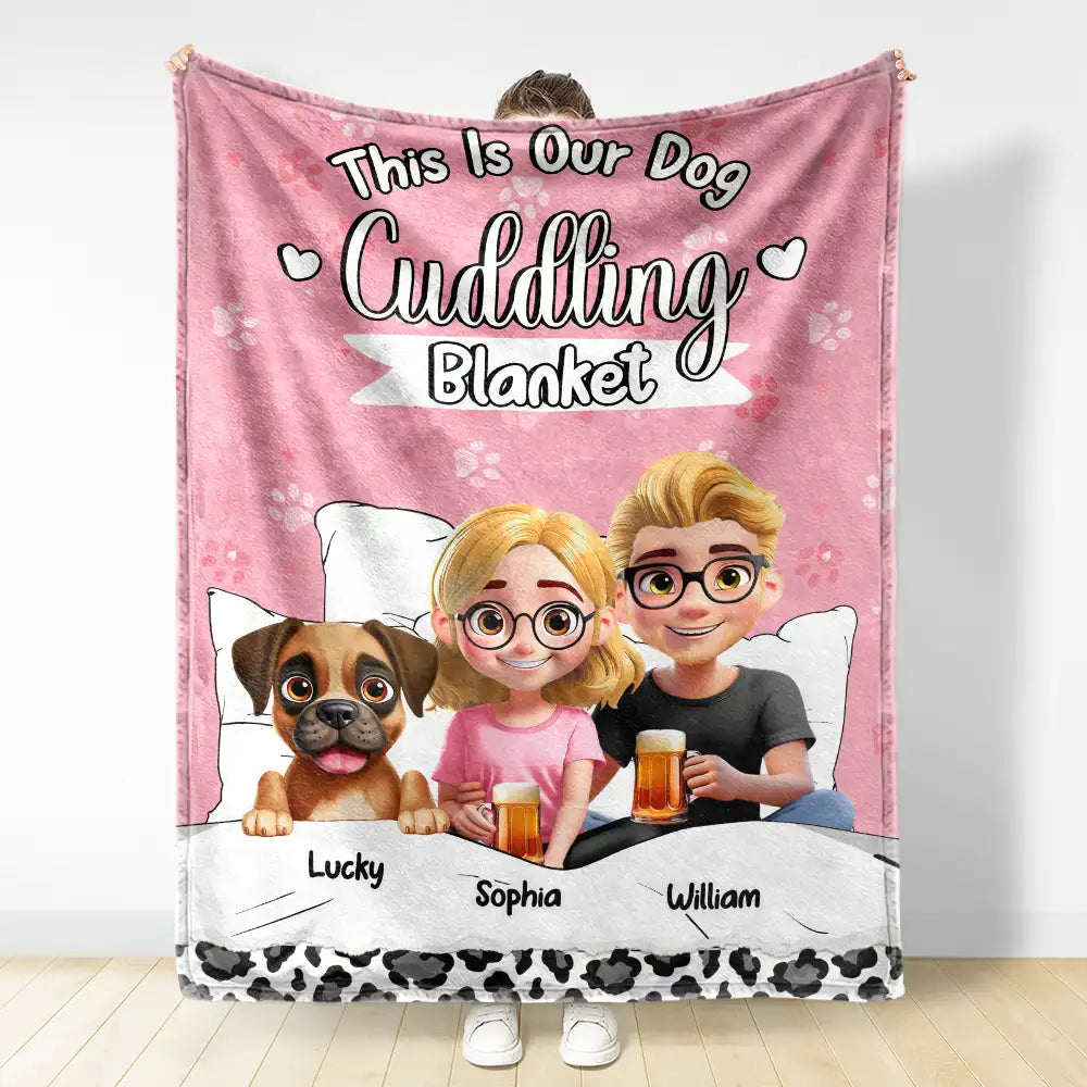 Our Dog Cuddling Fleece Blanket – Personalized Family & Dogs Bedtime Scene, Warm Lightweight Throw, Creative Gift for Pet Parents