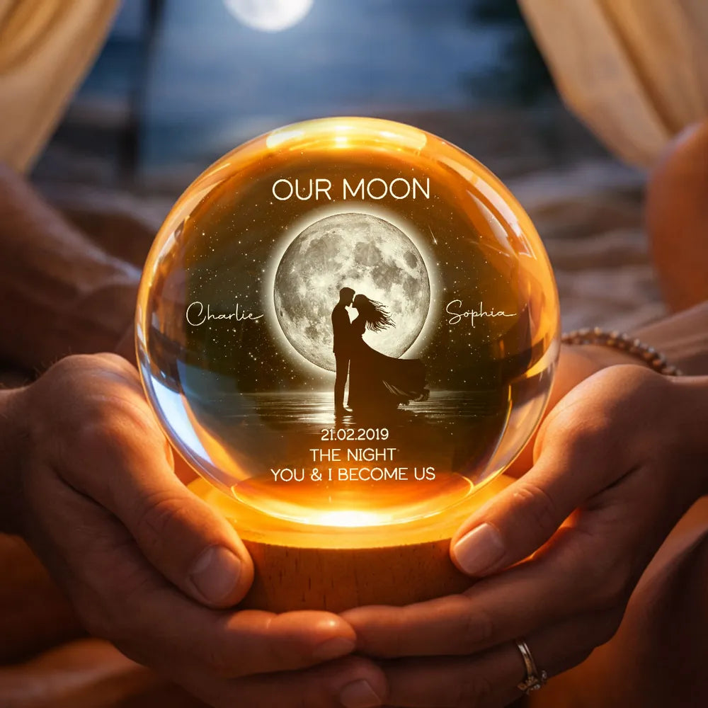 Personalized 3-Color K5 Globe Lamp with Couple Kissing Under the Moon, Romantic Bedroom Decor, Unique Gift for Her or Him
