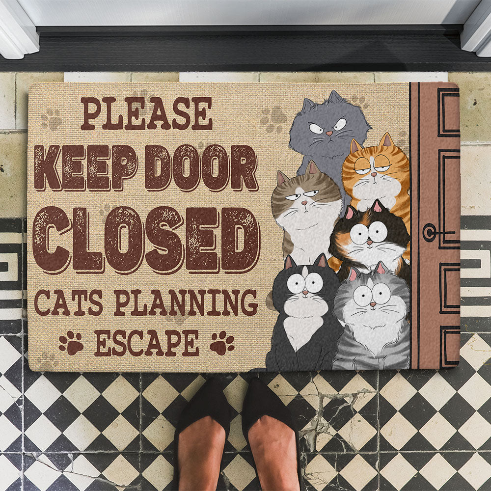 Funny Cat Escape Doormat - Please Keep Door Closed, Cat Planning Escape - Perfect Gift for Cat Lovers