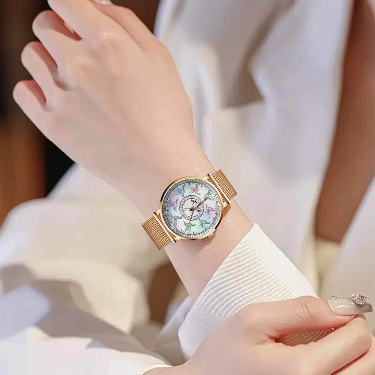 Beautiful Hummingbirds - Personalized Gardening Women Hand Watch