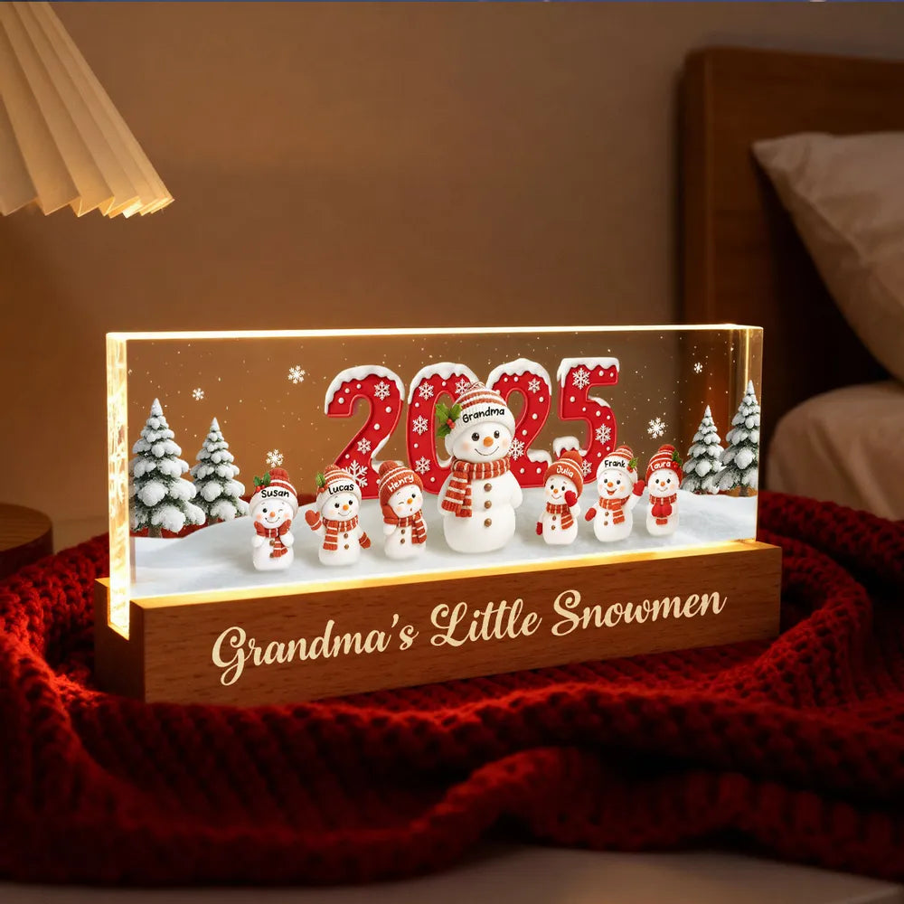 LED Light Plaque - Personalized Snowman Family for Grandma, cozy night light for Christmas, a unique heartfelt gift