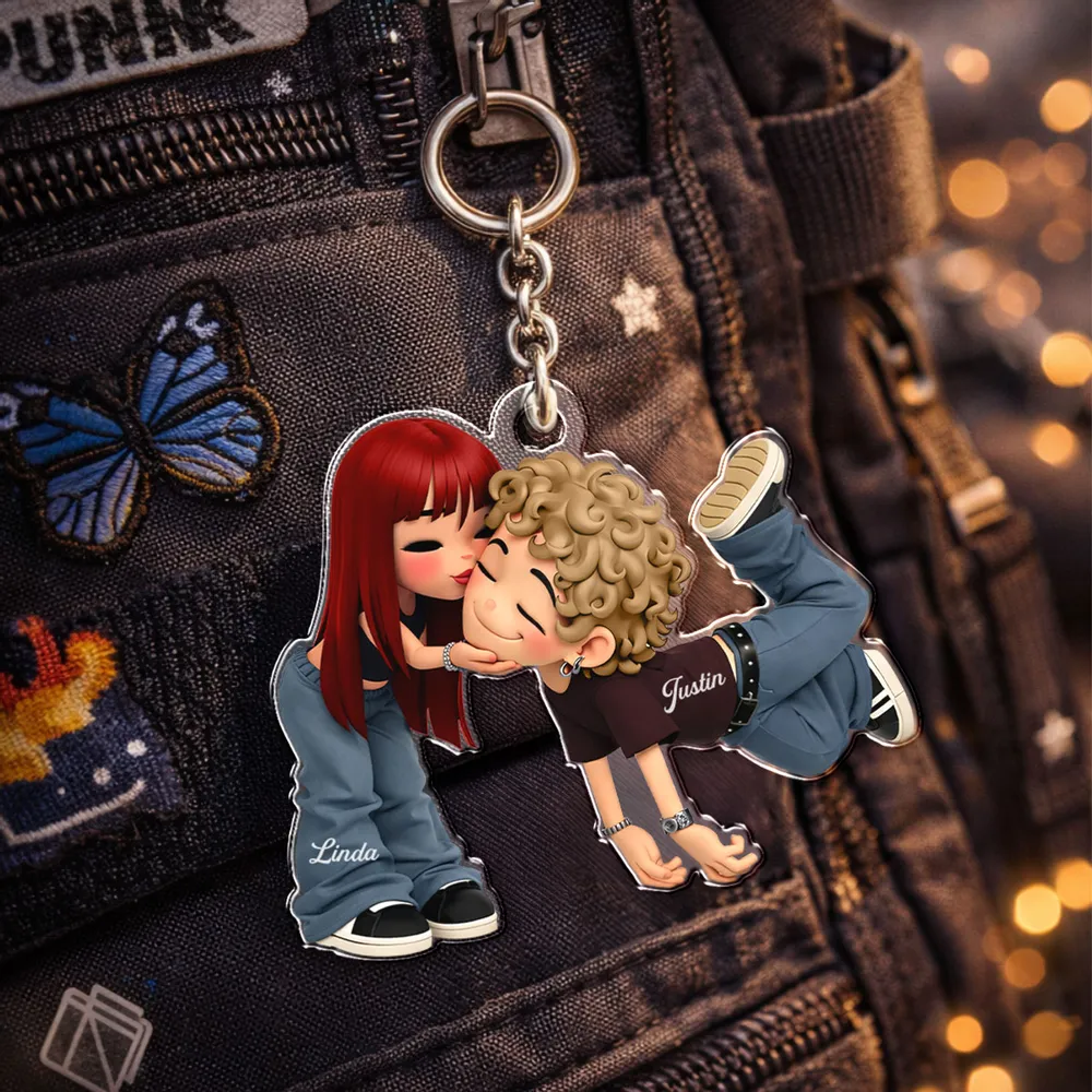 Personalized Romantic Cartoon Couple Acrylic Keychain - Cute Kissing Design - Unique Gift for Couples