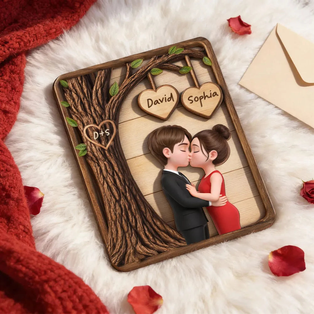 2-Layer Wooden Plaque Personalized Love Keepsake, Kissing Couple with Hanging Heart Names, Sweet Home Display and Creative Gift