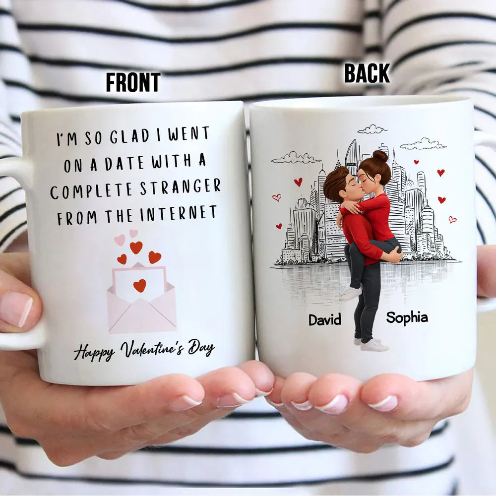 Personalized White Ceramic Mug, Kissing Couple City Sketch for Valentine's Day, Unique Romantic Gift for Girlfriend or Wife