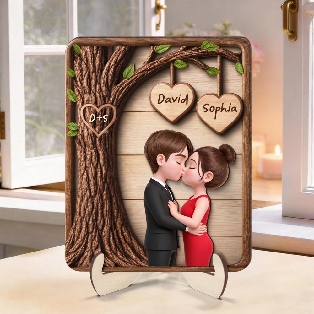 2-Layer Wooden Plaque Personalized Love Keepsake, Kissing Couple with Hanging Heart Names, Sweet Home Display and Creative Gift