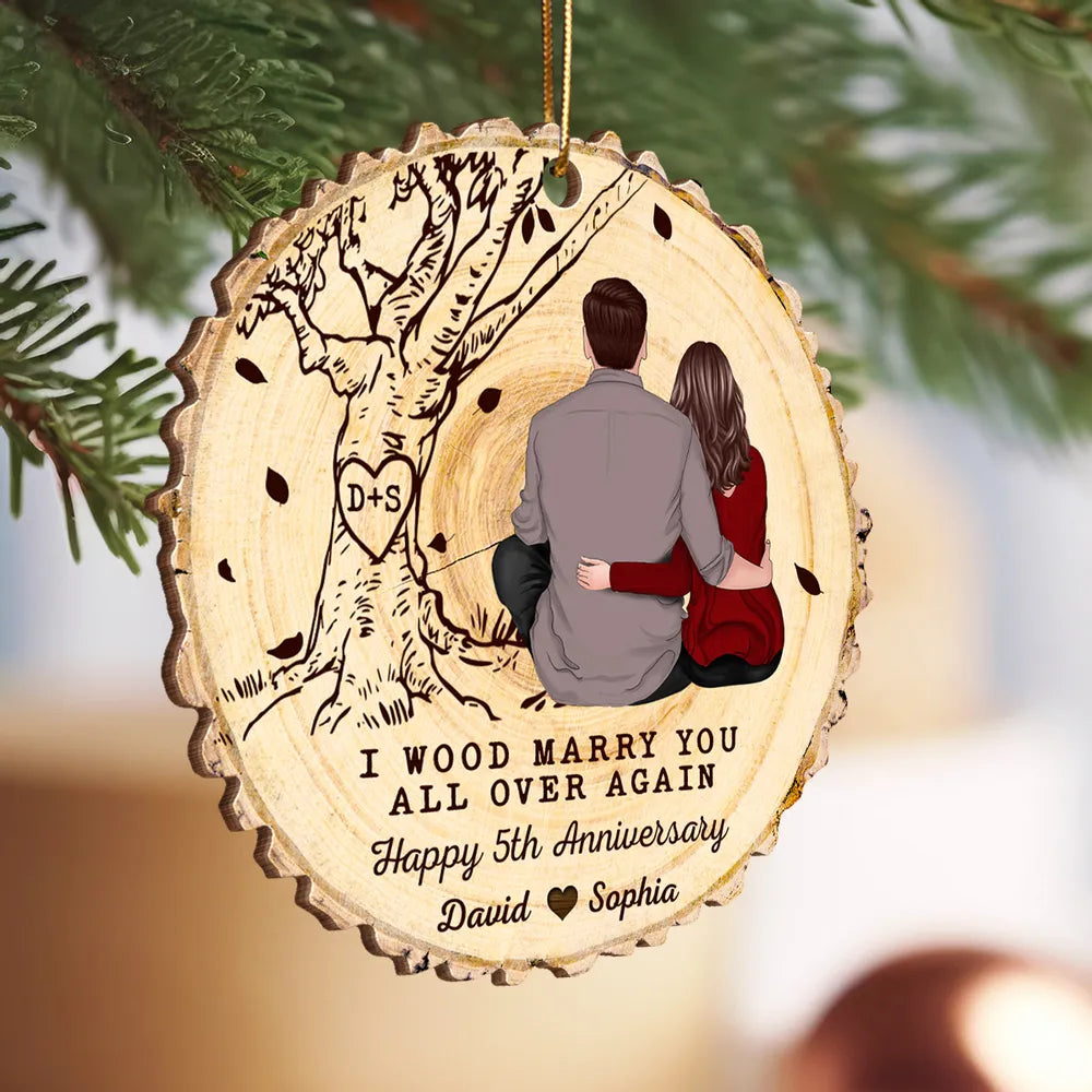 Wooden Ornament with Couple Hugging Under Tree, Romantic Anniversary Keepsake, Clear & Textured Design, Perfect Gift for Wedding Celebration