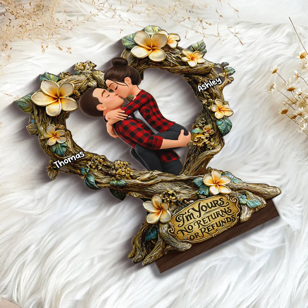 Personalized Kissing Couple Wooden Plaque - Romantic Floral Heart Gift for Anniversary