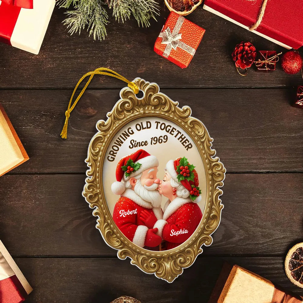 Christmas Acrylic Ornament – Loving Santa Couple Keepsake, Heartwarming Holiday Gift for Parents