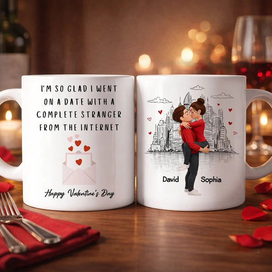 Personalized White Ceramic Mug, Kissing Couple City Sketch for Valentine's Day, Unique Romantic Gift for Girlfriend or Wife
