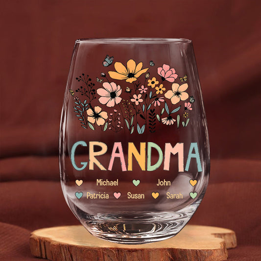 Personalized Wine Glass for Grandma with Colorful Flower Design, Customizable with Names of Grandchildren, Ideal Gift for Grandmothers on Special Occasions