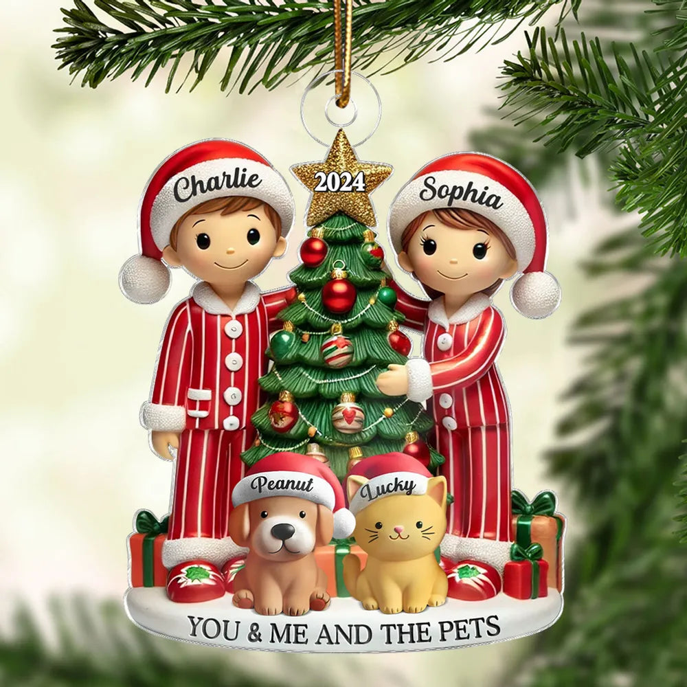Christmas Acrylic Ornament with Couples and Pets by Tree, Warm Festive Scene, Perfect Gift for Holidays