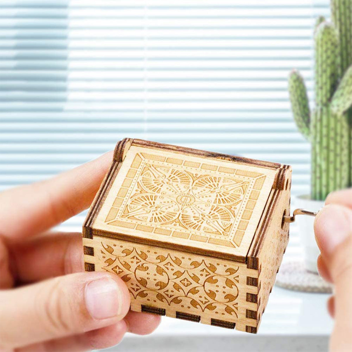 To My Mom Grandma Daughter Granddaughter Leopard - Personalized Mother Hand Crank Music Box