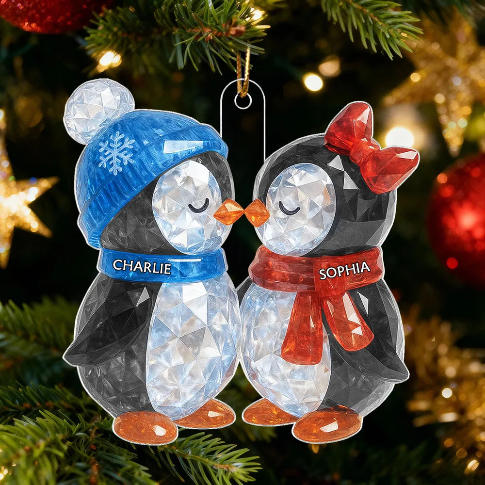 Personalized Acrylic Ornament with Kissing Penguin Couple – Cute Winter Scene, Festive Decor & Unique Christmas Gift