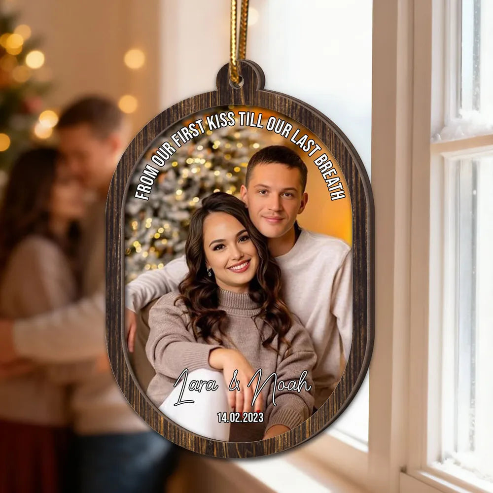 Personalized 2-Layer Wooden Ornament for Couples, Warm Night Scene Tree Decor, Creative Holiday Gift for Him or Her
