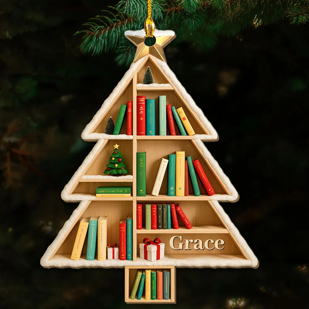 Personalized Wooden Ornament Bookshelf Tree – Custom Name Christmas Wooden Ornament for Book Lovers, Cozy Holiday Decor & Unique Gift
